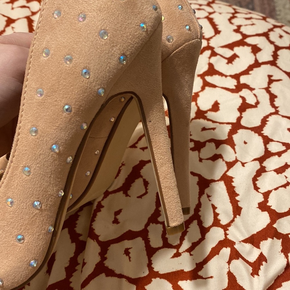 Heels - Picture 3 of 3